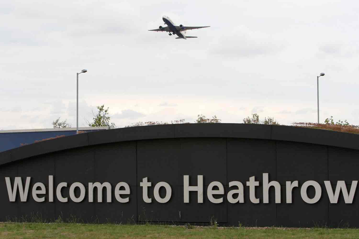Heathrow Airport Transfer Service in Hatfield - Hatfield Taxi